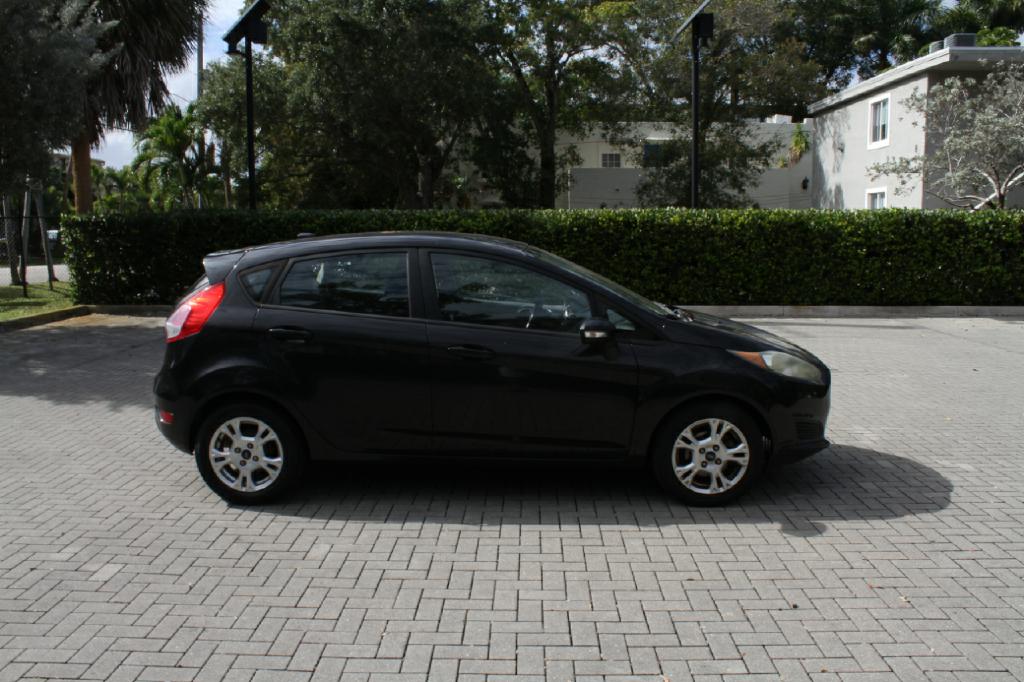 Photo 5 of this FORD FIESTA