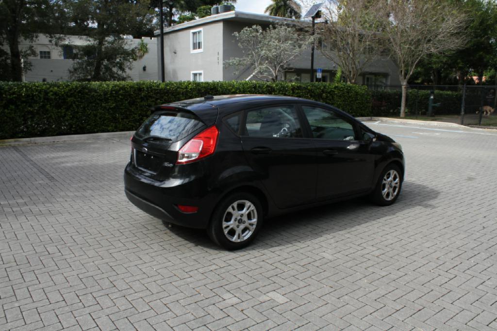 Photo 6 of this FORD FIESTA