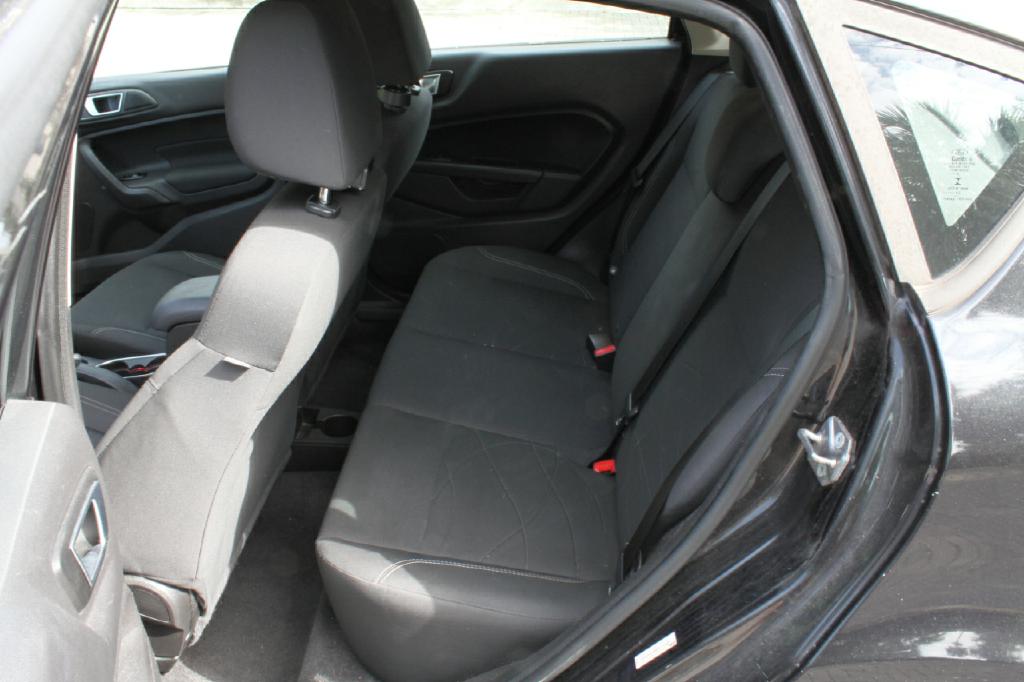 Photo 10 of this FORD FIESTA