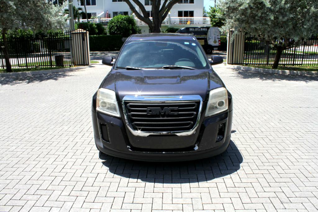 Photo 3 of this GMC TERRAIN
