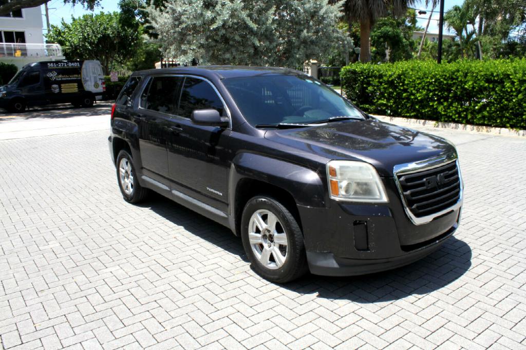 Photo 4 of this GMC TERRAIN