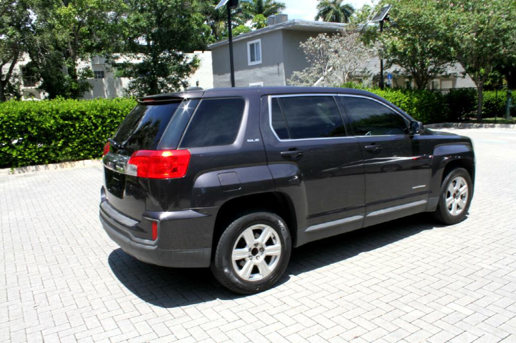 Photo 6 of this GMC TERRAIN