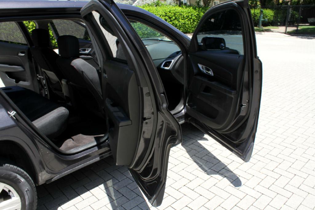 Photo 12 of this GMC TERRAIN