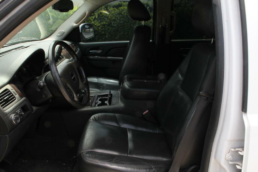 Photo 9 of this GMC YUKON DENALI