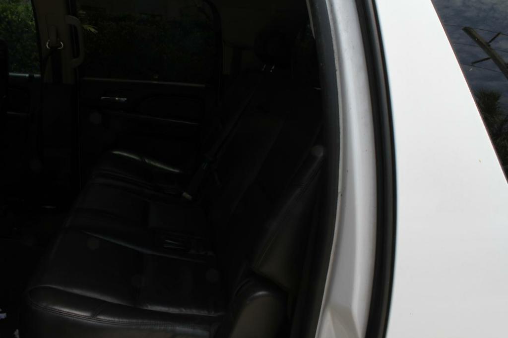 Photo 10 of this GMC YUKON DENALI