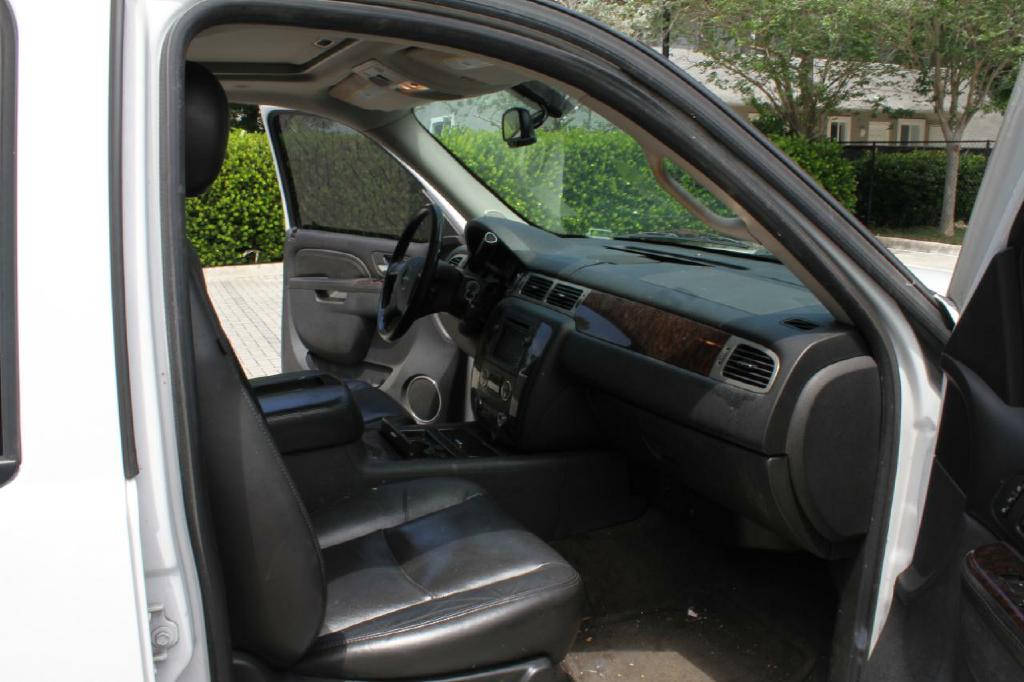 Photo 13 of this GMC YUKON DENALI