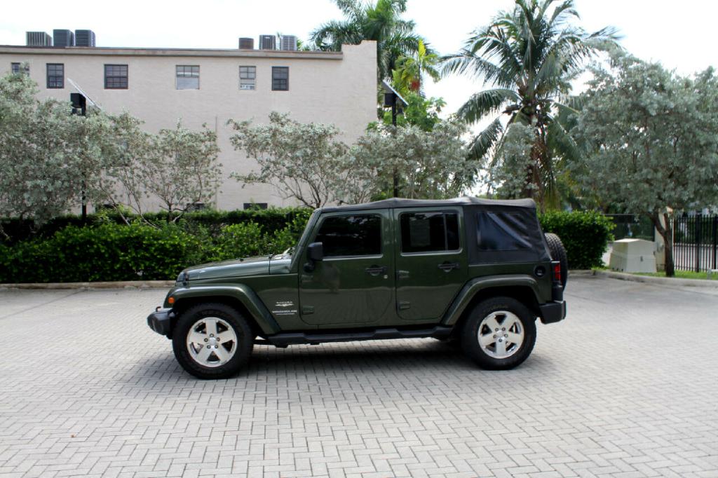 Photo 2 of this JEEP WRANGLER
