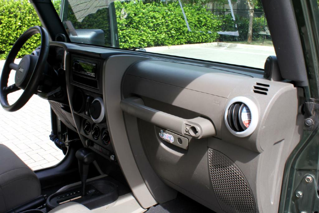 Photo 12 of this JEEP WRANGLER