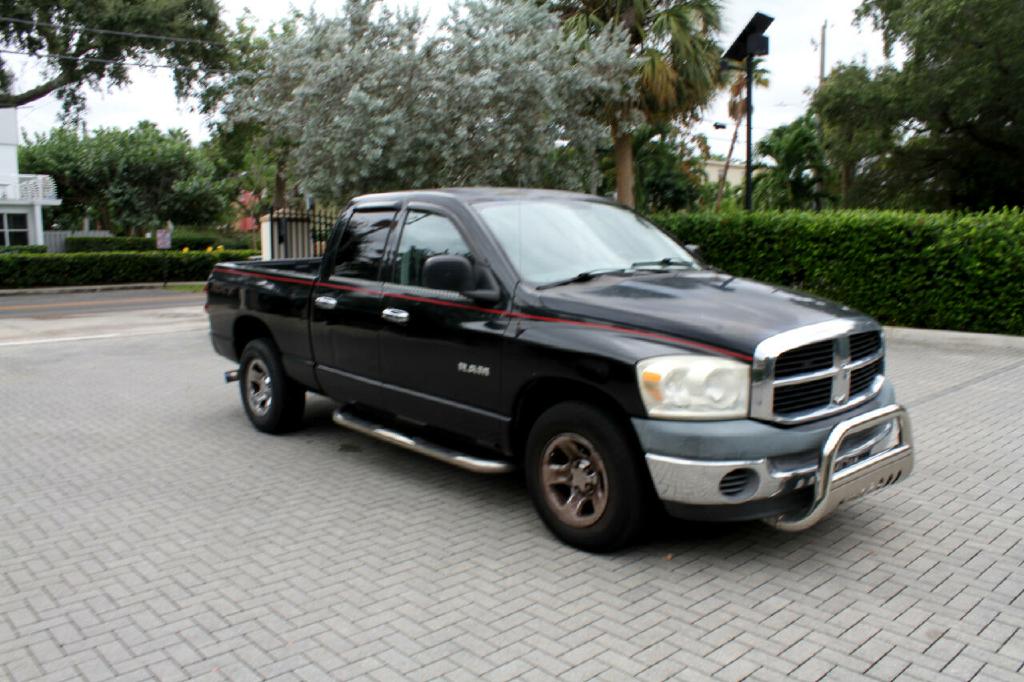 Photo 4 of this DODGE RAM 1500