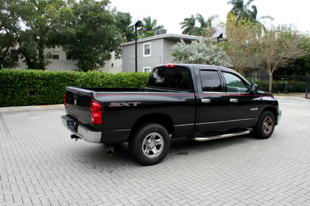 Photo 6 of this DODGE RAM 1500