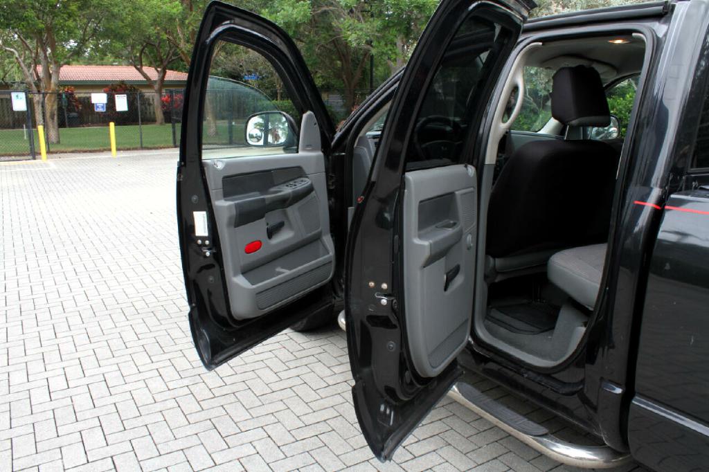 Photo 11 of this DODGE RAM 1500