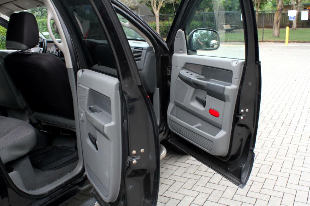 Photo 12 of this DODGE RAM 1500