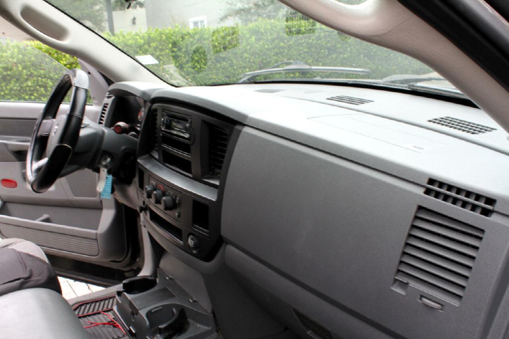 Photo 14 of this DODGE RAM 1500