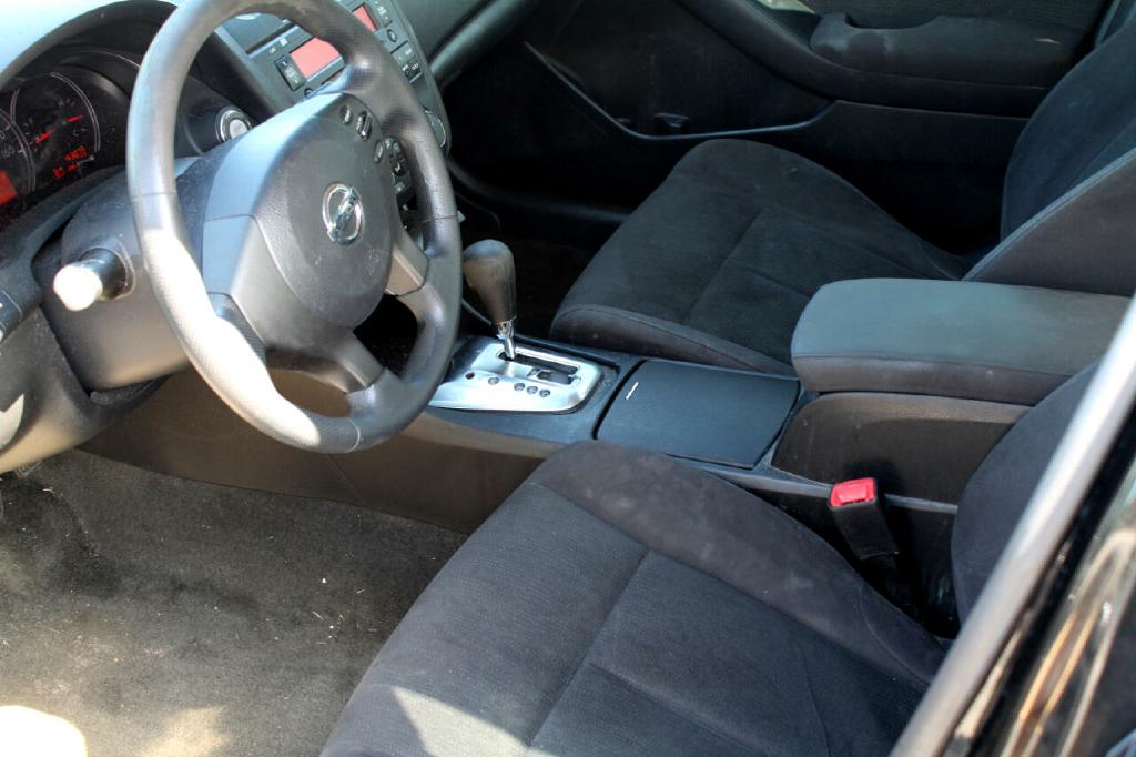 Photo 9 of this NISSAN ALTIMA