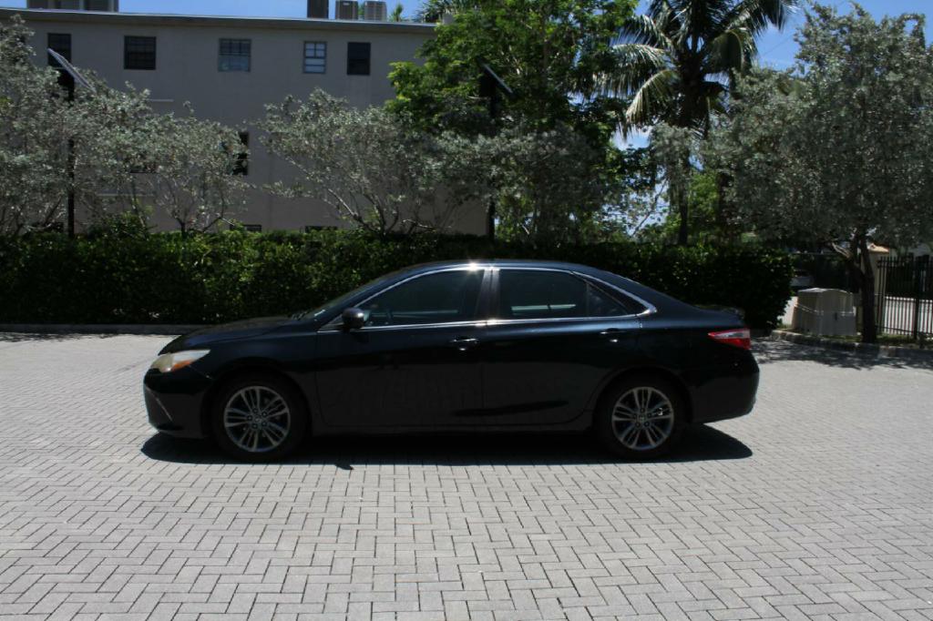 Photo 2 of this TOYOTA CAMRY