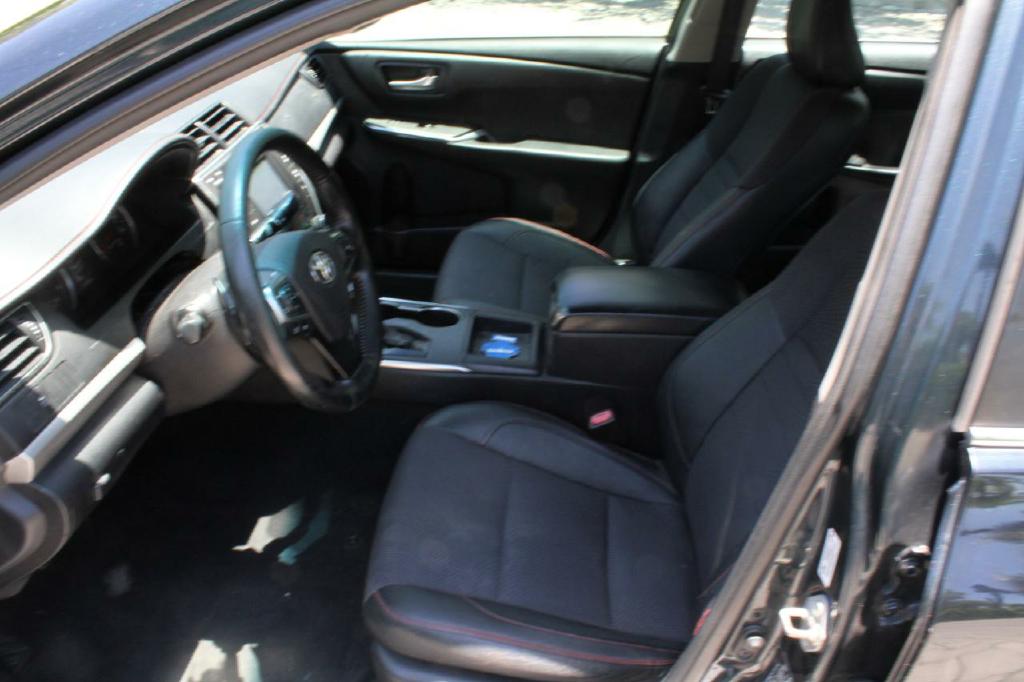 Photo 9 of this TOYOTA CAMRY