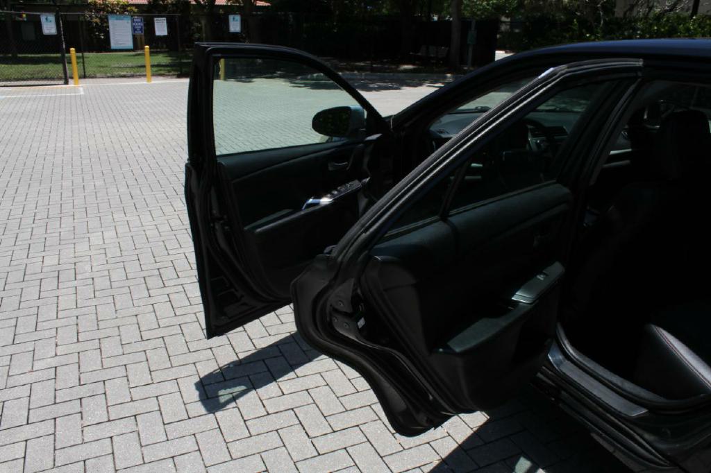 Photo 11 of this TOYOTA CAMRY