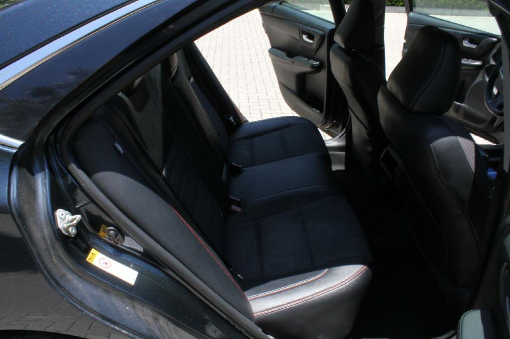 Photo 13 of this TOYOTA CAMRY