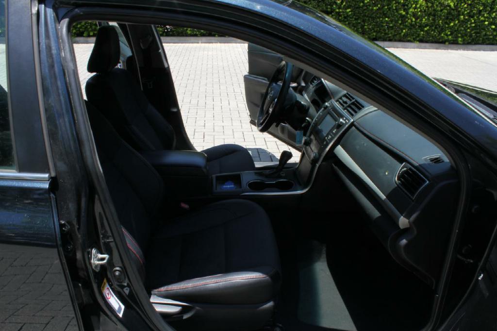 Photo 14 of this TOYOTA CAMRY