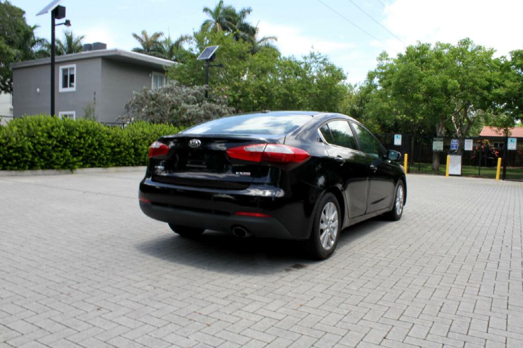 Photo 5 of this KIA FORTE