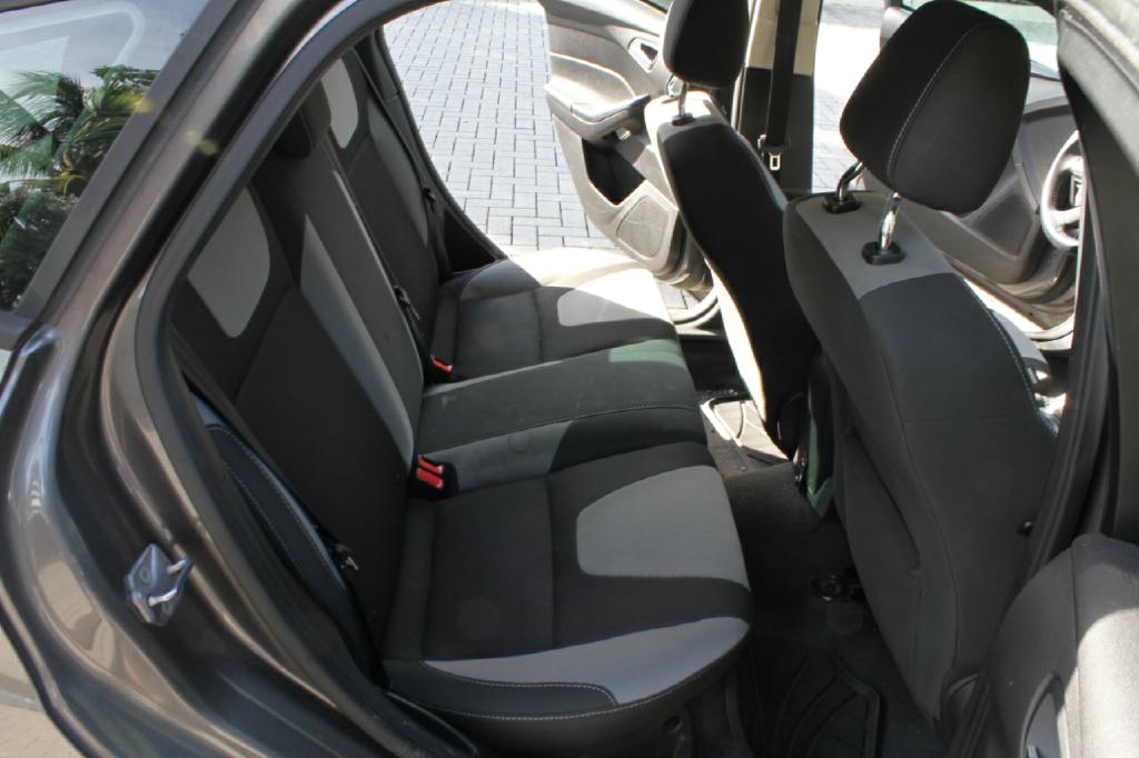 Photo 13 of this FORD FOCUS