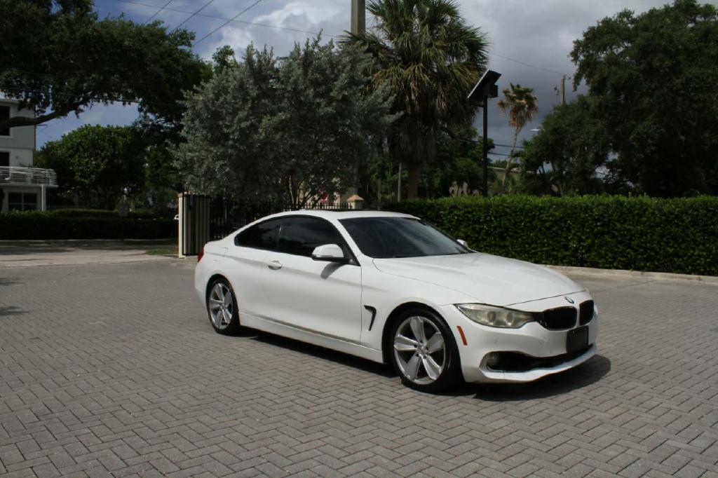 Photo 4 of this BMW 4-SERIES