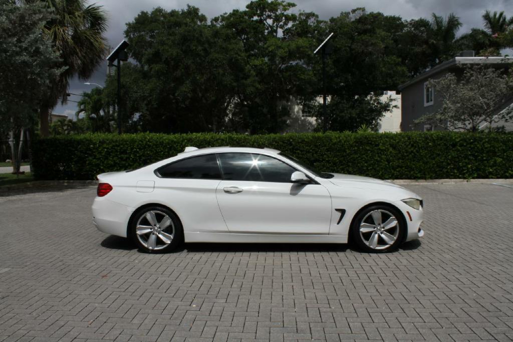 Photo 5 of this BMW 4-SERIES