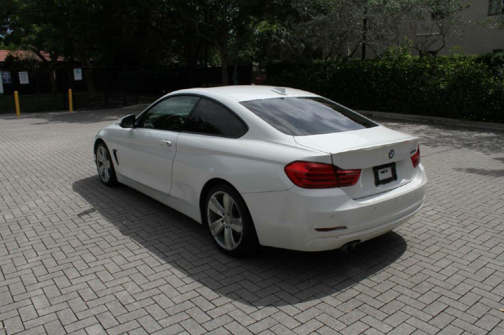 Photo 8 of this BMW 4-SERIES