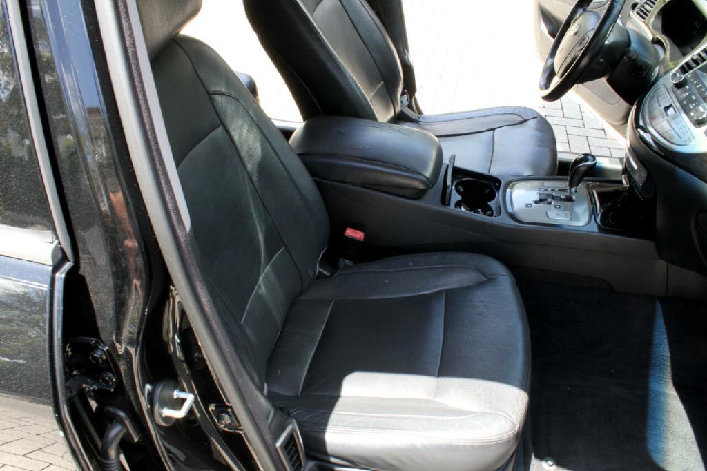 Photo 13 of this HYUNDAI GENESIS
