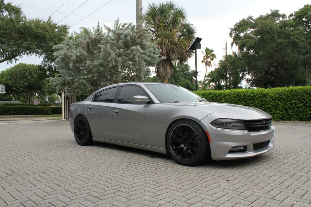Photo 5 of this DODGE CHARGER