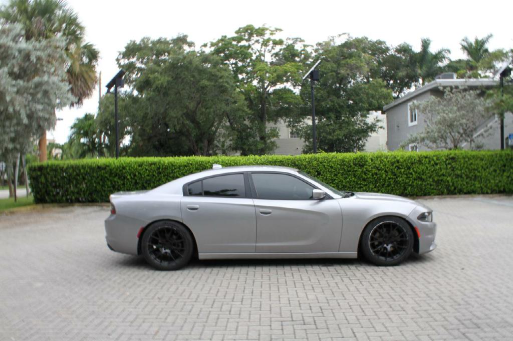 Photo 6 of this DODGE CHARGER