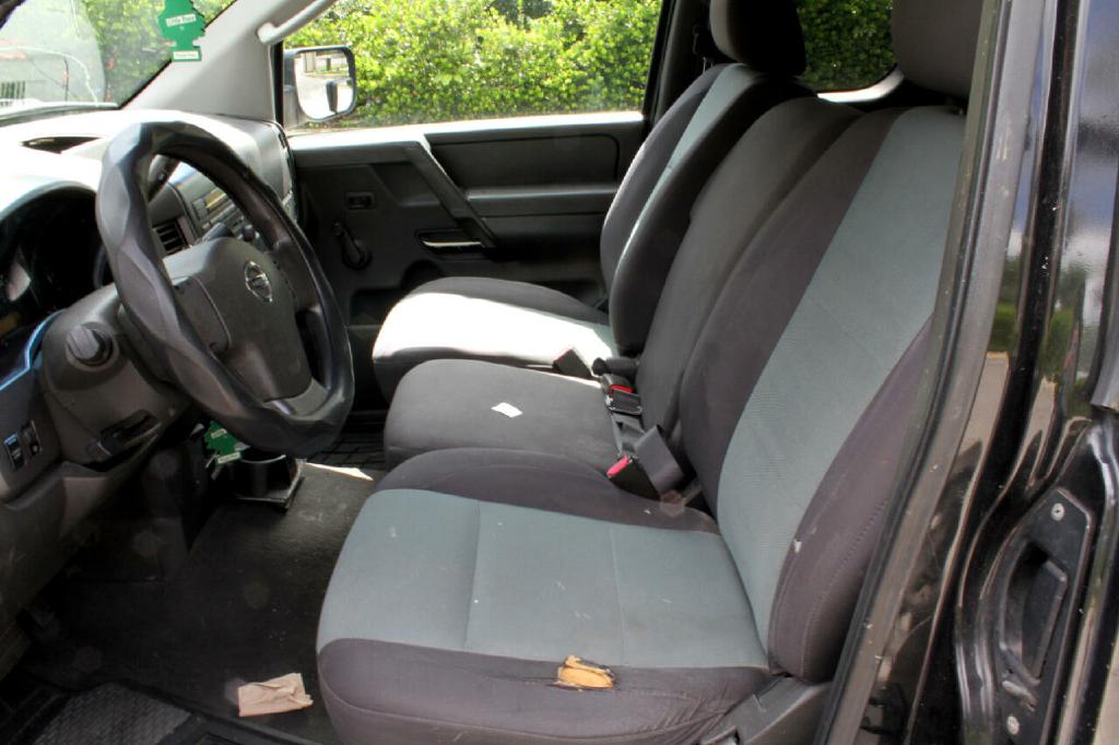 Photo 9 of this NISSAN TITAN