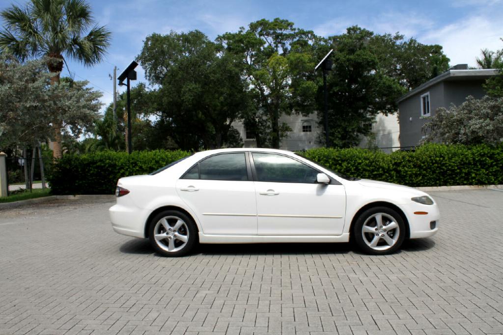 Photo 6 of this MAZDA MAZDA6