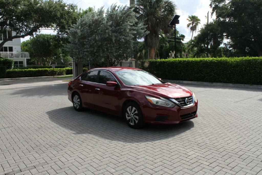 Photo 4 of this NISSAN ALTIMA