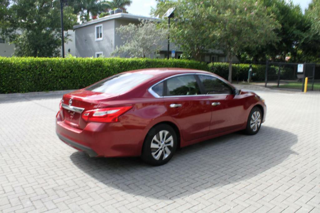 Photo 6 of this NISSAN ALTIMA