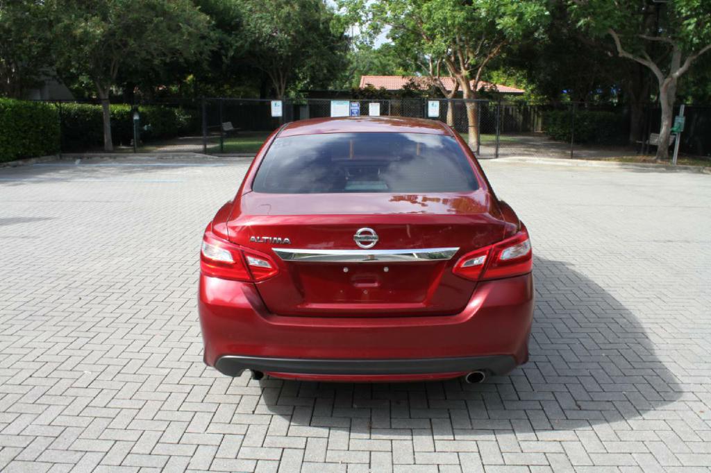 Photo 7 of this NISSAN ALTIMA