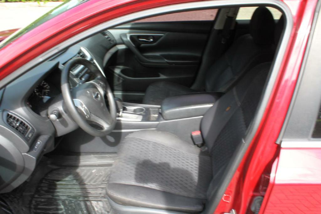 Photo 9 of this NISSAN ALTIMA