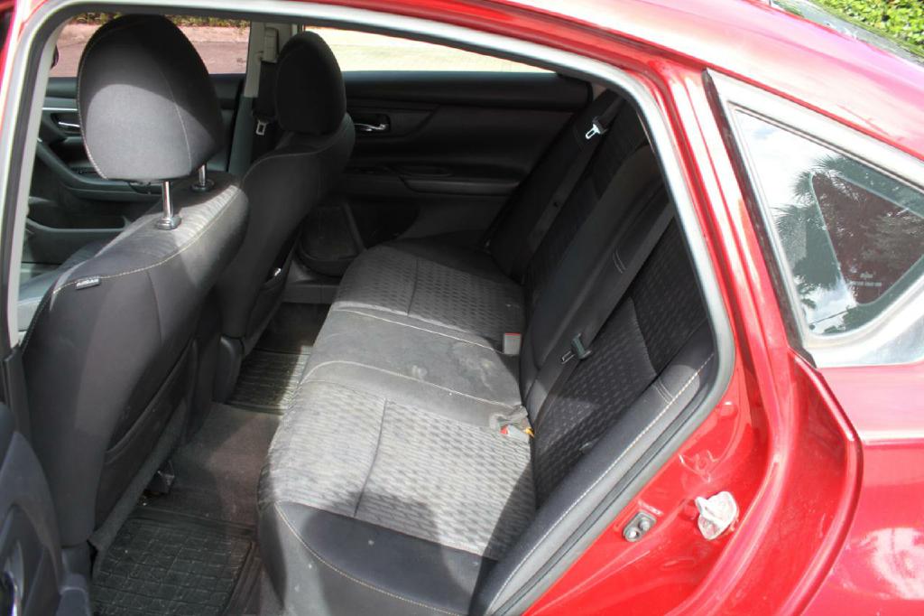 Photo 10 of this NISSAN ALTIMA