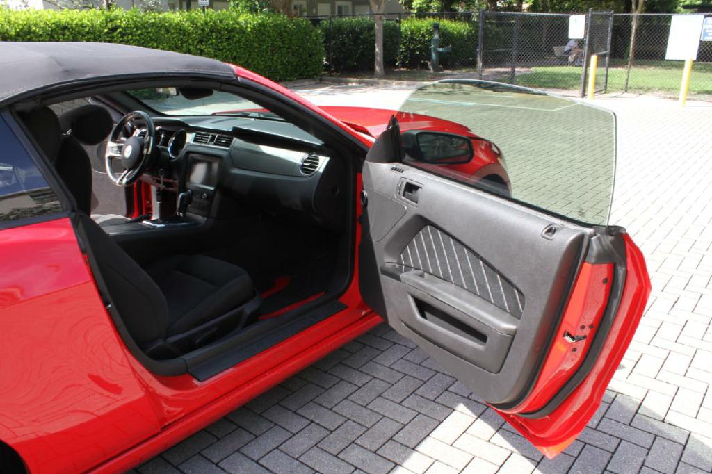 Photo 15 of this FORD MUSTANG