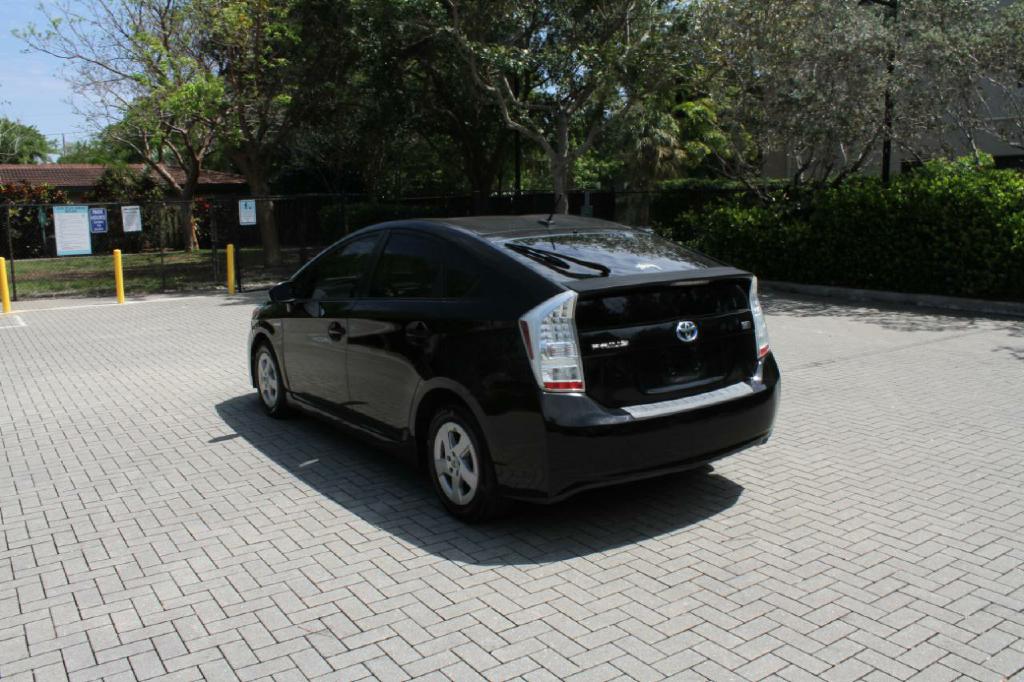 Photo 8 of this TOYOTA PRIUS