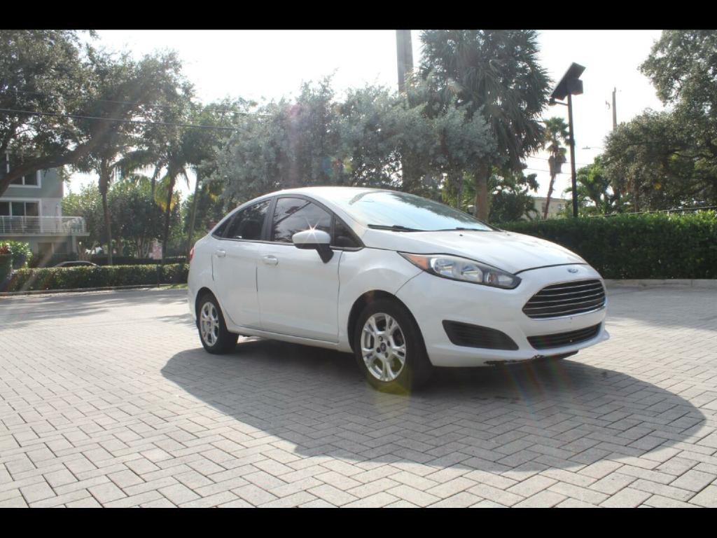 Photo 2 of this FORD FIESTA
