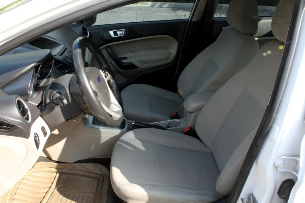 Photo 9 of this FORD FIESTA