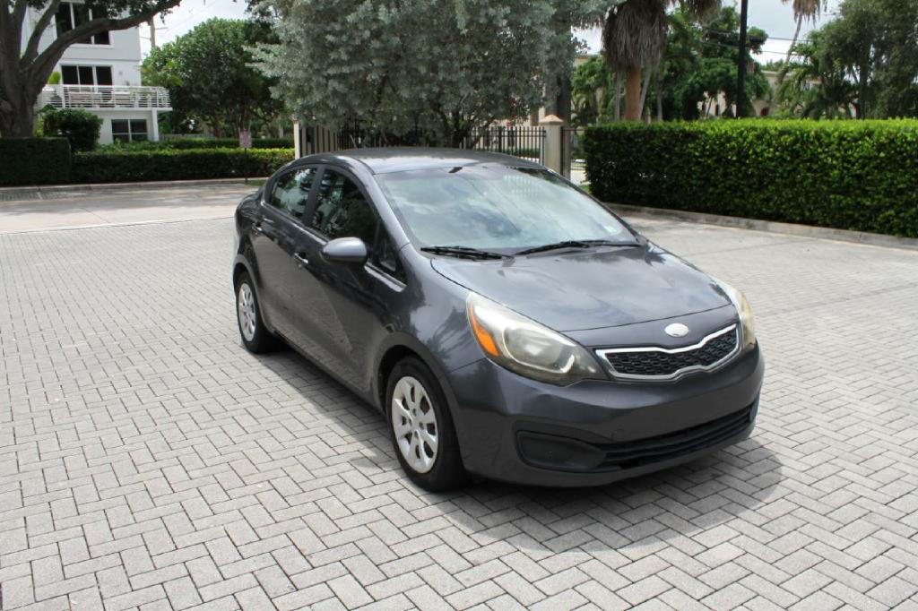 Photo 3 of this KIA RIO