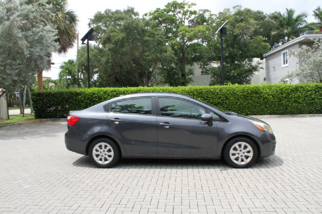 Photo 4 of this KIA RIO