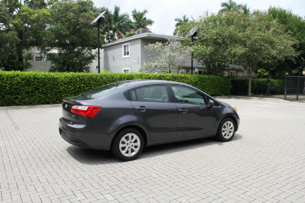 Photo 5 of this KIA RIO