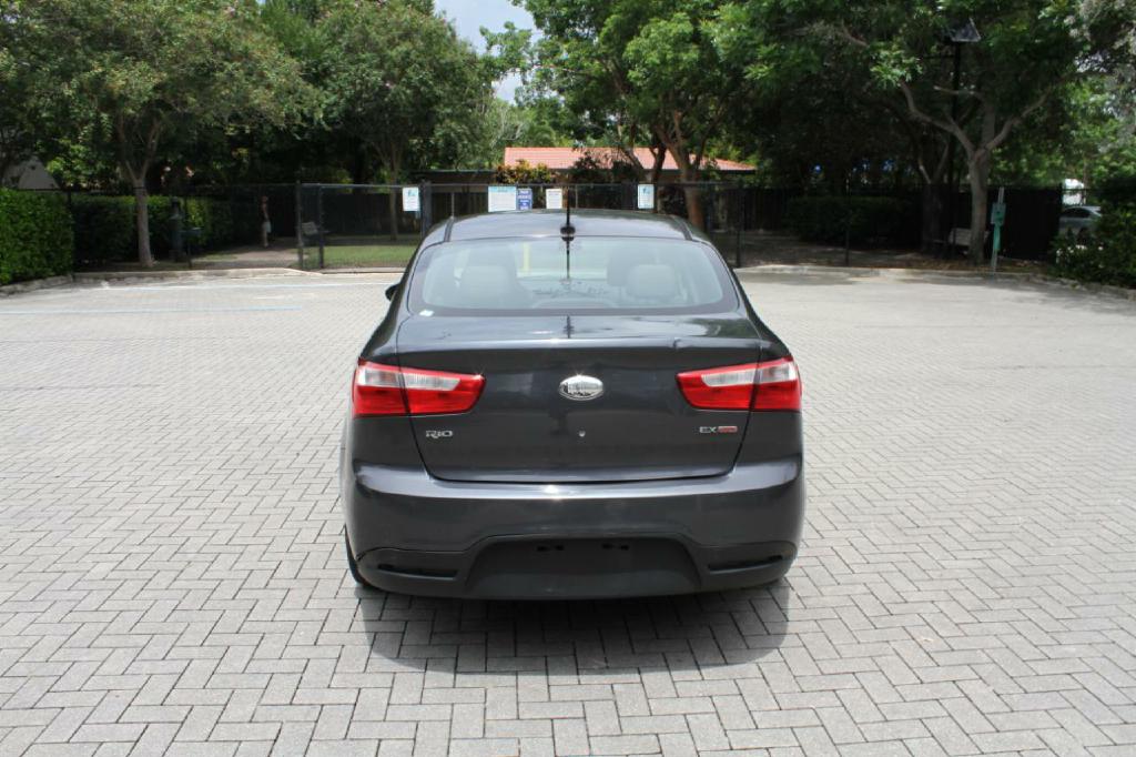 Photo 6 of this KIA RIO
