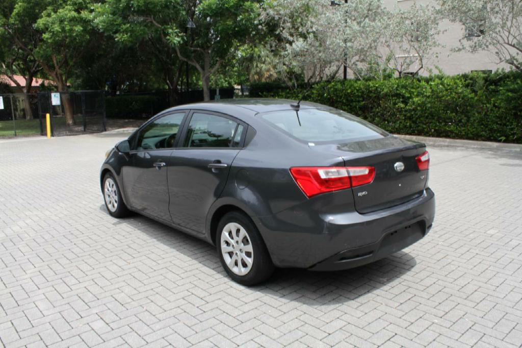 Photo 7 of this KIA RIO
