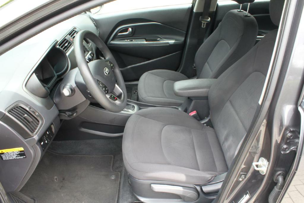 Photo 8 of this KIA RIO