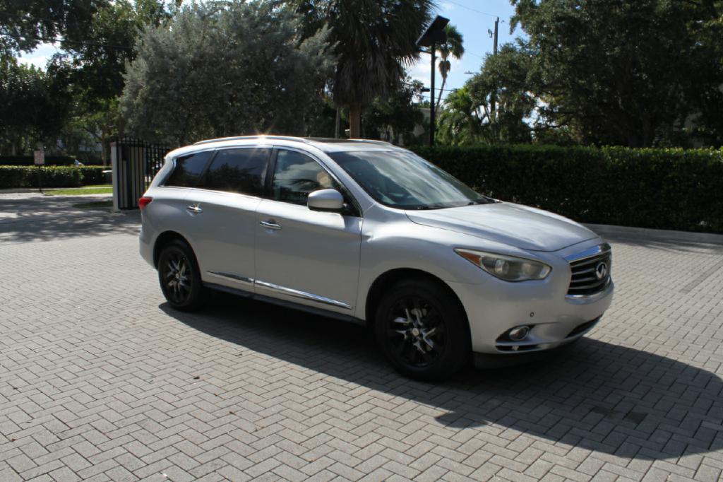 Photo 4 of this INFINITI JX
