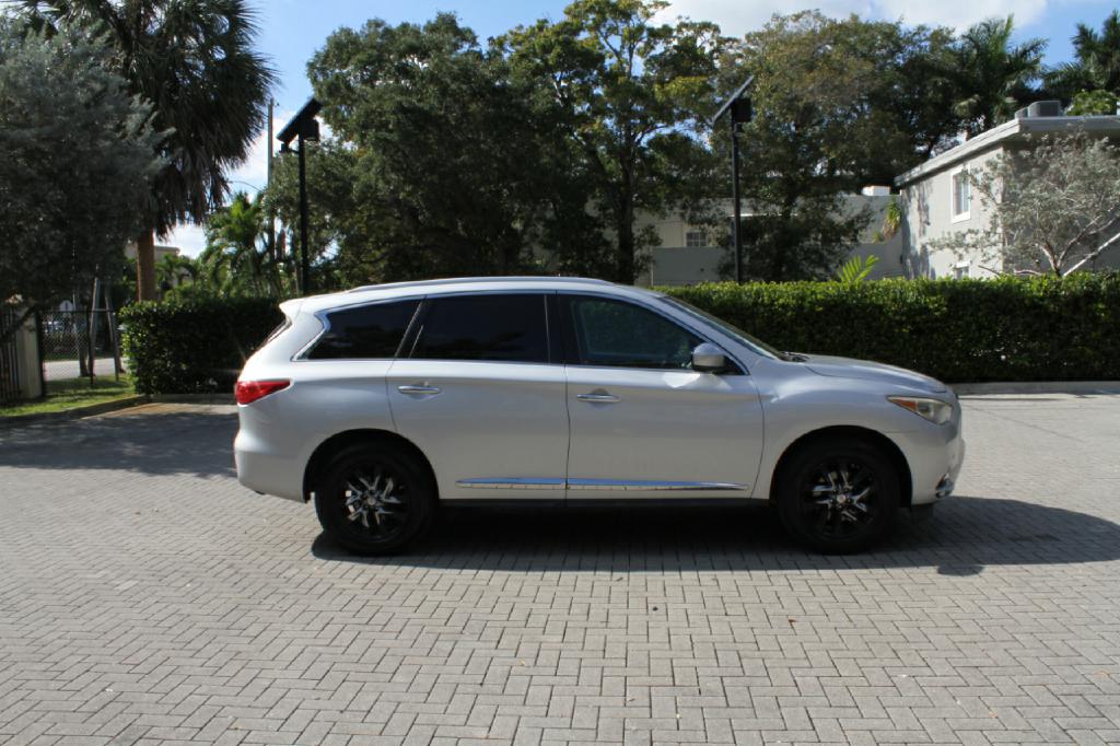Photo 5 of this INFINITI JX